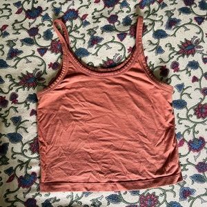ARQ crop tank in terracotta